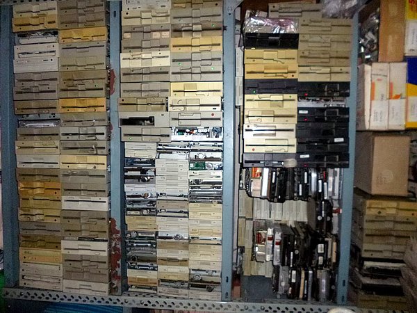 Discos, disqueteras, CD-ROM
