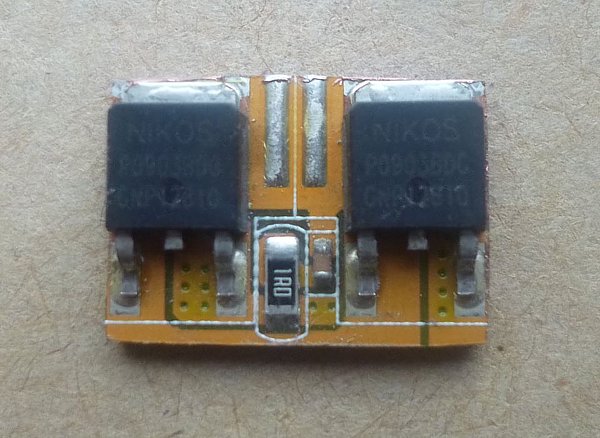 Transistores MOSFET recortados